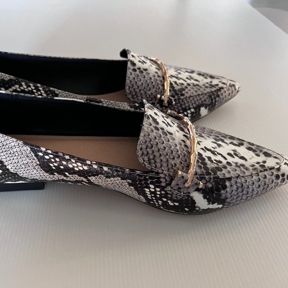 NOVO  Size 9 Snakeskin Black &  White ,Gold Detail Flat Shoes - Picture 6 of 15